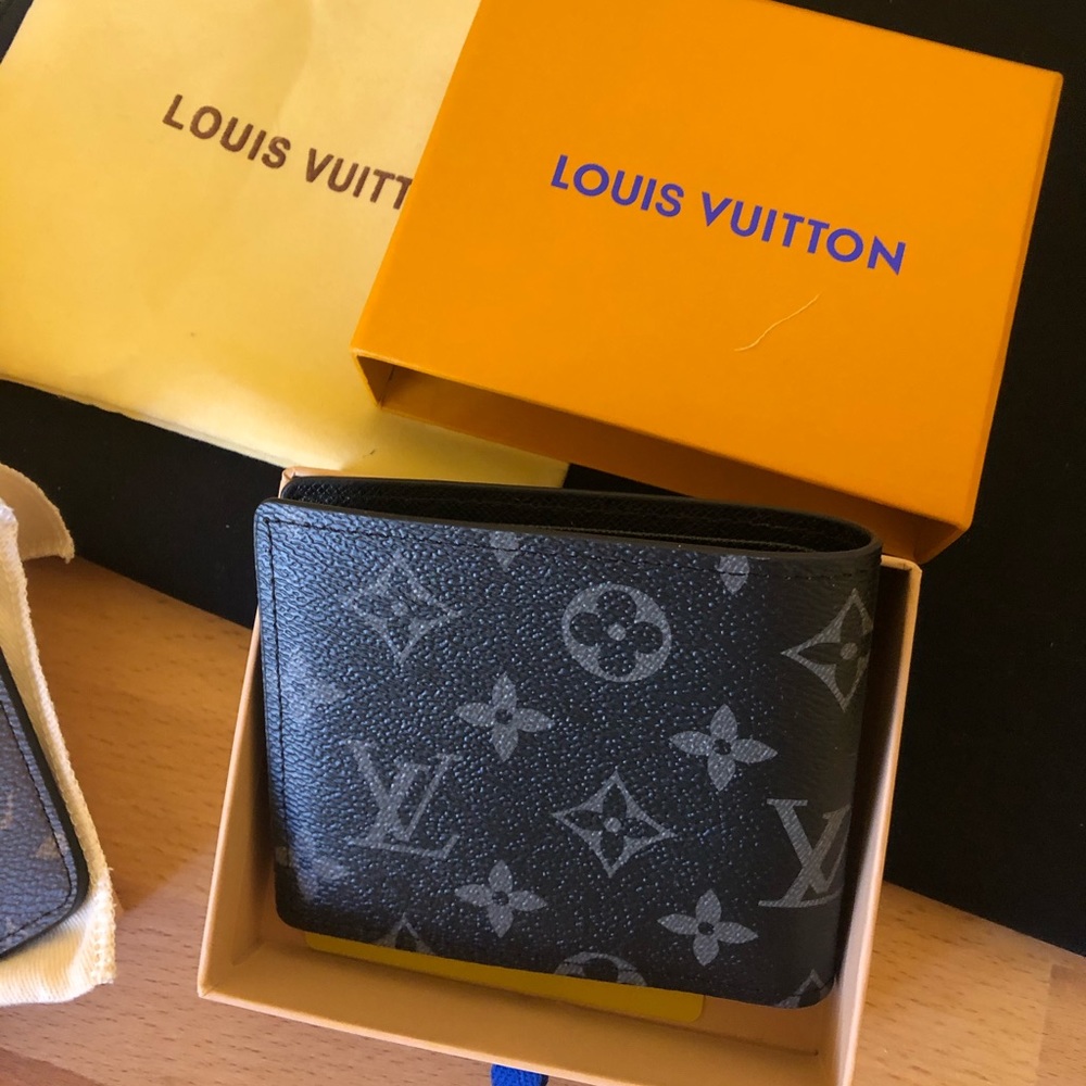 Louis vuitton black monogram bifold wallet